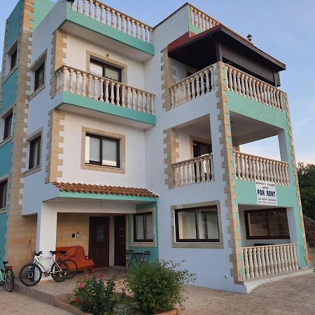 JOANNA SUNSET APTS Pomos Extérieur photo