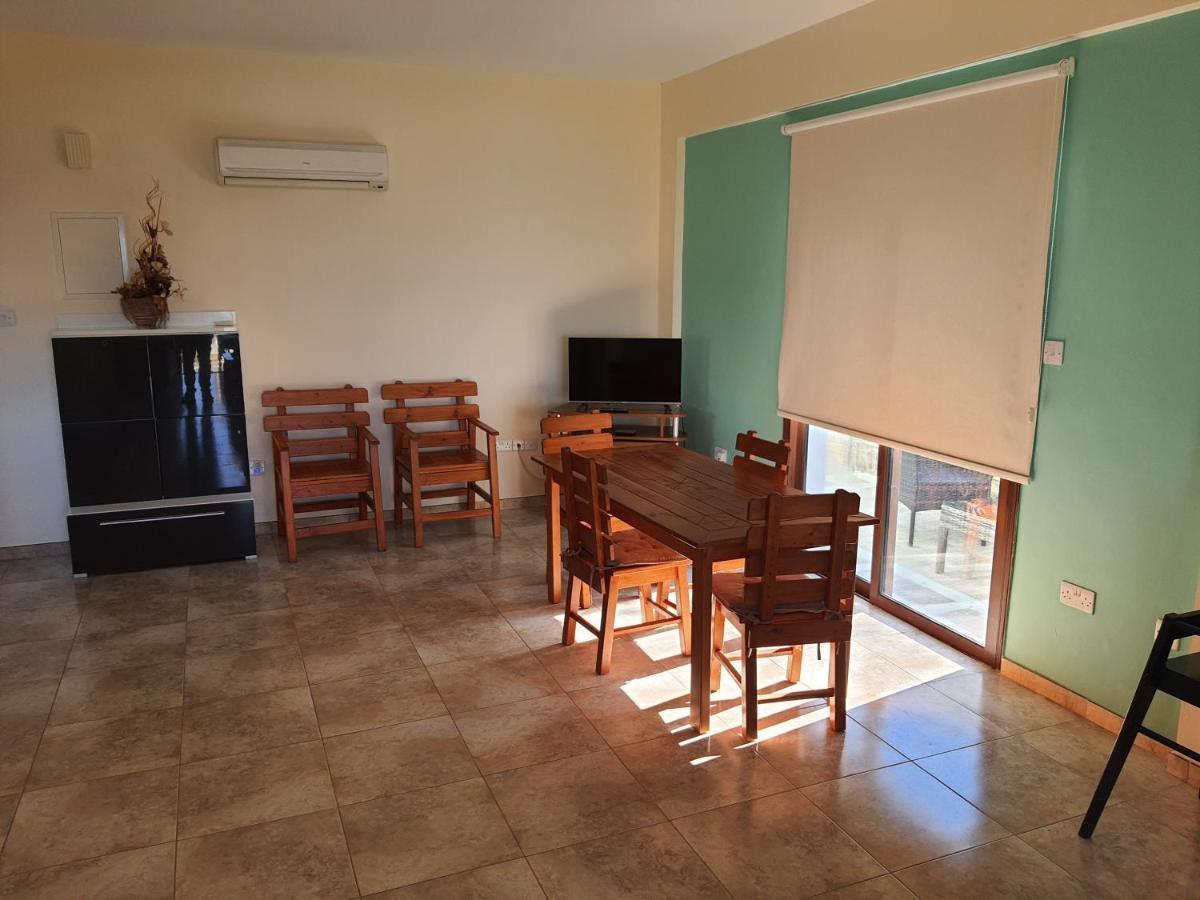 JOANNA SUNSET APTS Pomos Extérieur photo