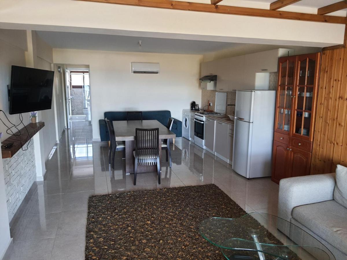 JOANNA SUNSET APTS Pomos Extérieur photo