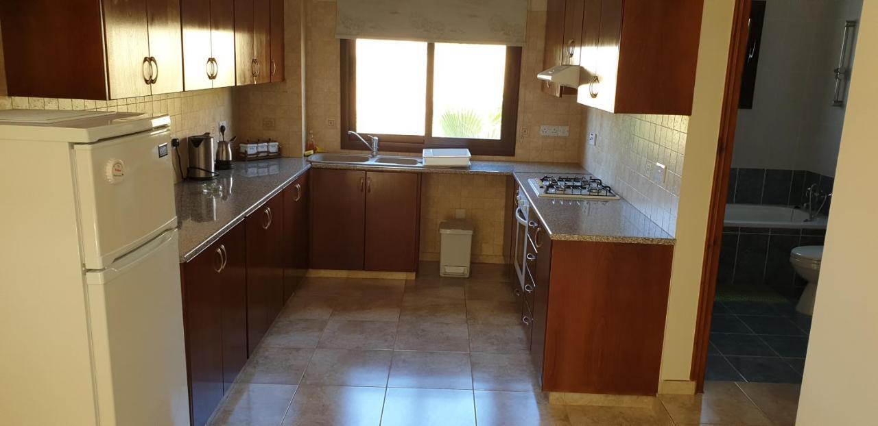 JOANNA SUNSET APTS Pomos Extérieur photo